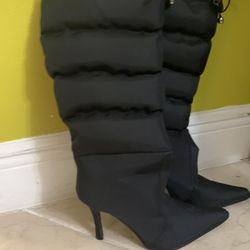 Black Boots , New And Stylish !!