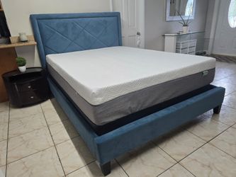 VENDO HERMOSA CAMA TAMAÑO QUEEN COMPLETA