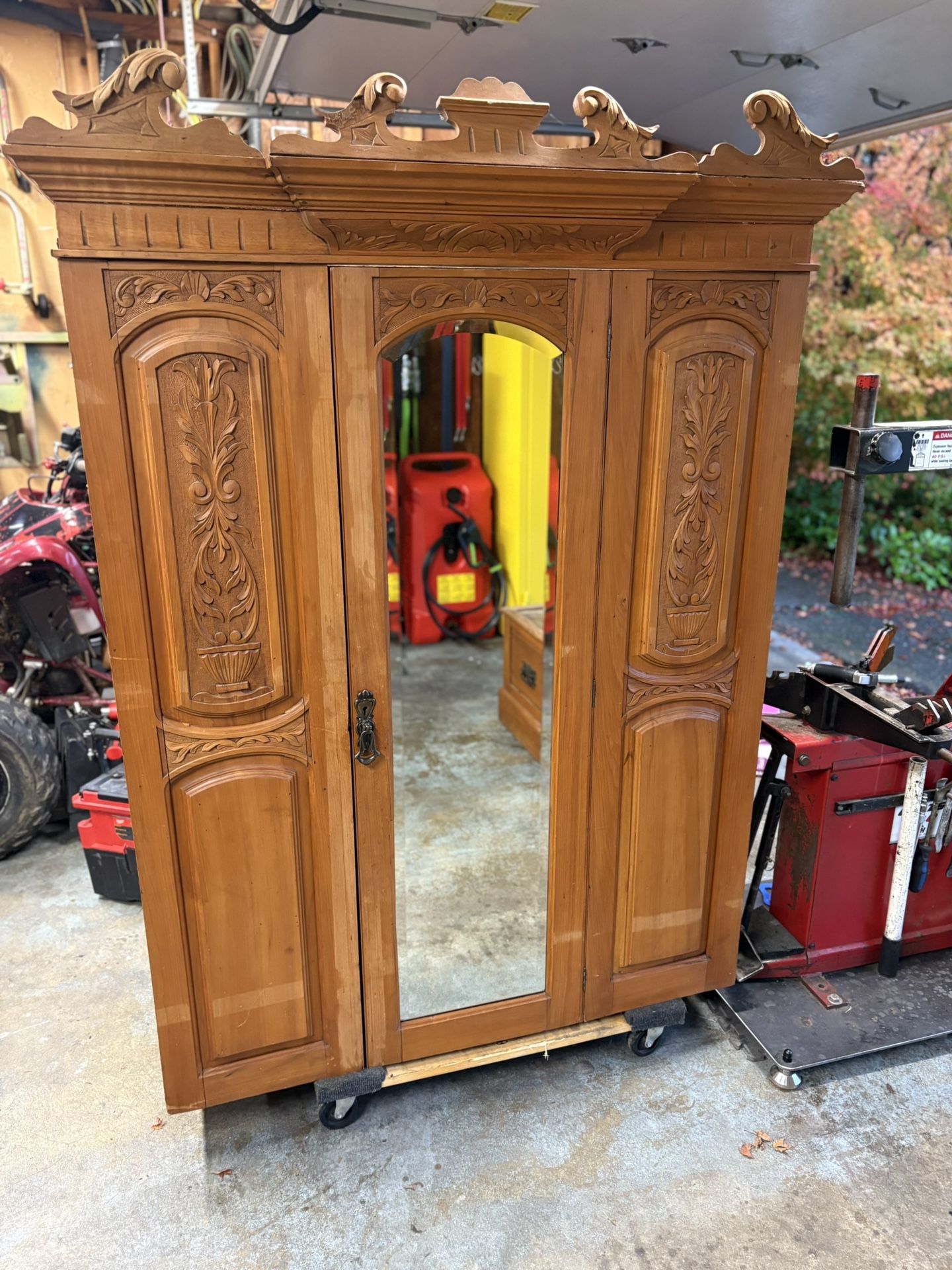 Free Armoire