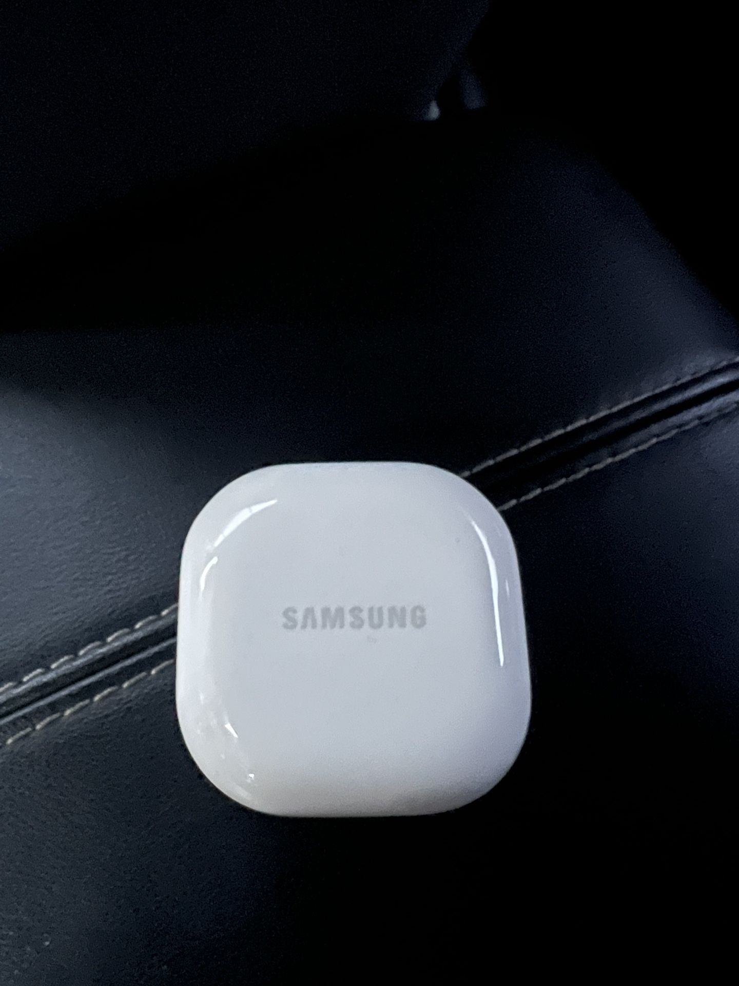 Ear Buds( Samsung $80) & (Dre Beats $100) Hit Me Up (contact info removed)