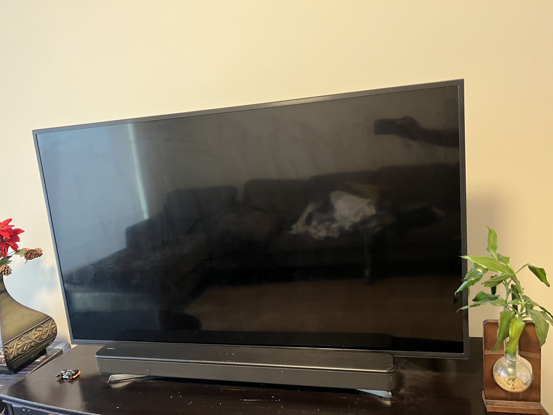 55' Samsung Smart Tv Karaoke Speaker With 2 Mics Patio Chairs Sectional Sofa Sony Soundbar For Tv King And Queen Bed And Mattress Etc For Sale