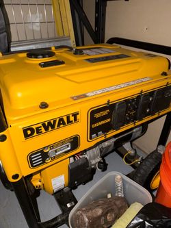 DeWalt DXGNR6500 Portable Generator
