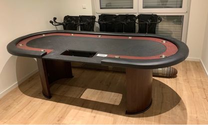 Poker table + 9 chairs