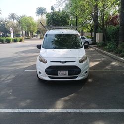 MUST SELL 2015. FORD  TRANSIT CONNT. MINIVAN 