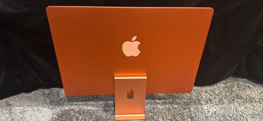 Apple iMac 24” M1 (2021) – 8GB RAM – 256GB SSD – Excellent Condition