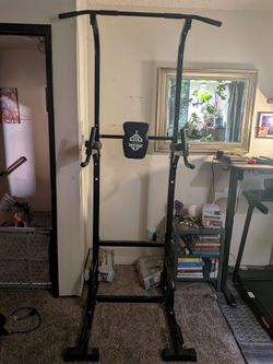 Sportsroyals Power Tower Pull Up Bar Station (Barely Used!)