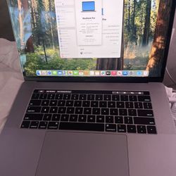 2018 MacBook Pro – 16GB RAM / 500GB SSD