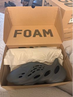 adidas Yeezy Foam RNR Carbon