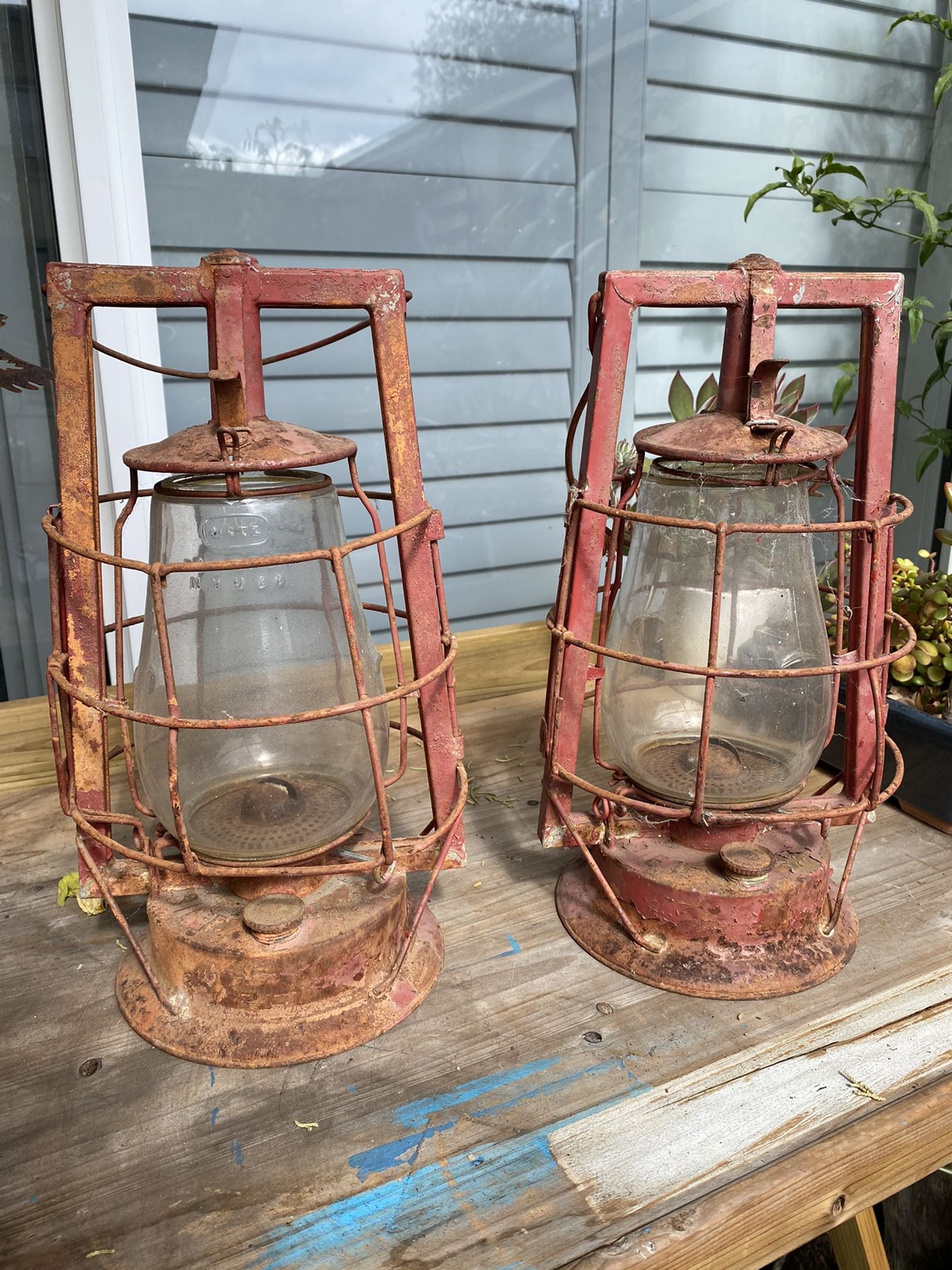 Red Metal Dietz Mill Railroad Lanterns