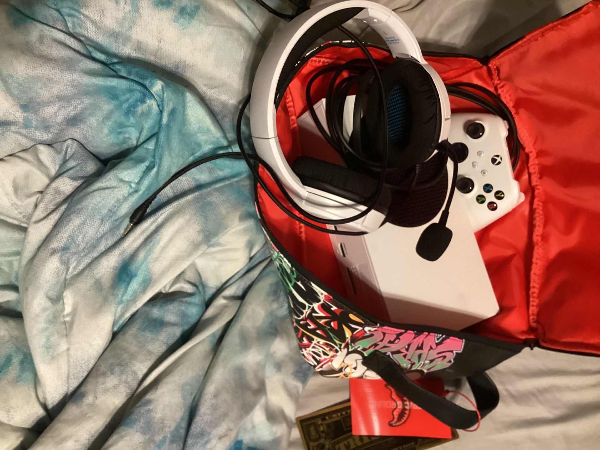 Brand New Xbox Comes With Cords +wireless Mic