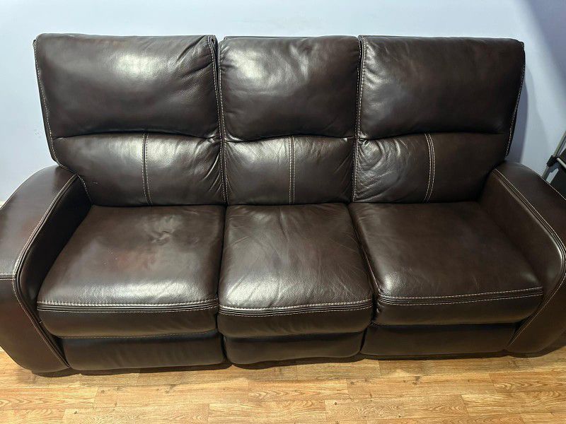 LEATHER RECLINER COUCH 