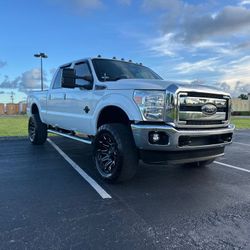 FORD F-250 LARIAT