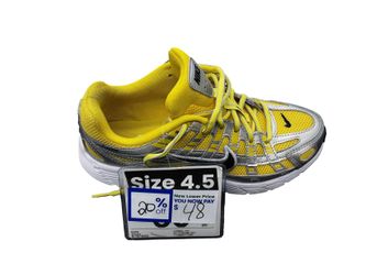 Nike Hv5064-701 Yellow