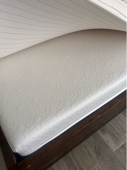 QUEEN TEMPUR-PEDIC MATTRESS, TOPPER AND SLIM LOW PROFILE FOUNDATION/ BASE