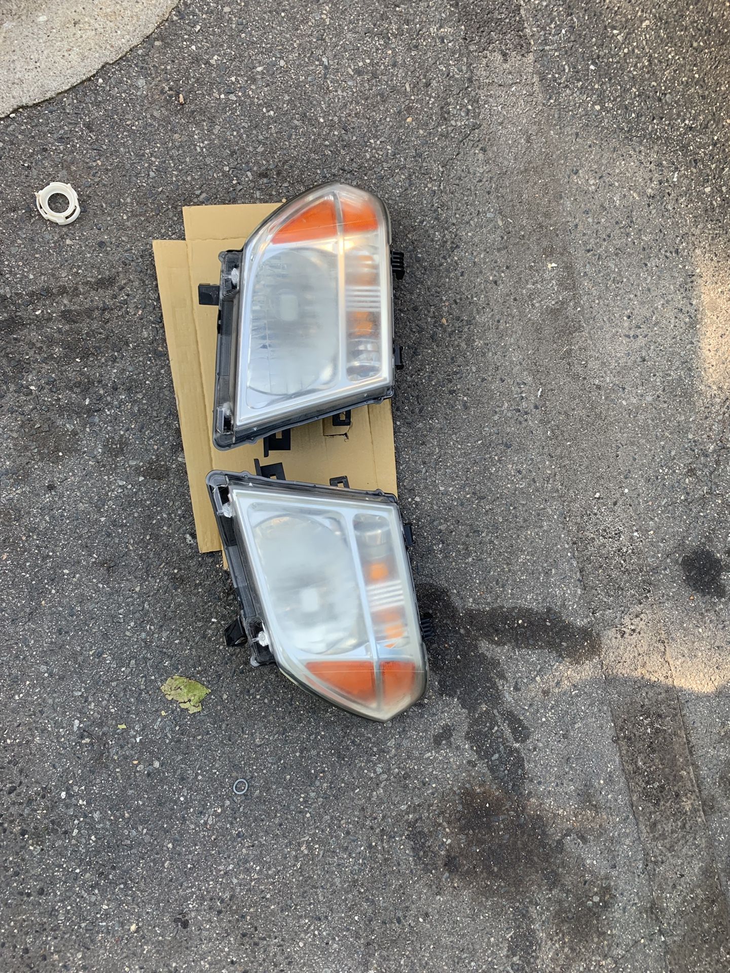 2005-2019 Nissan Frontier Headlights