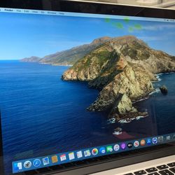 15” MacBook Pro I7, 8Gb , 256GB Ssd OS Catalina 
