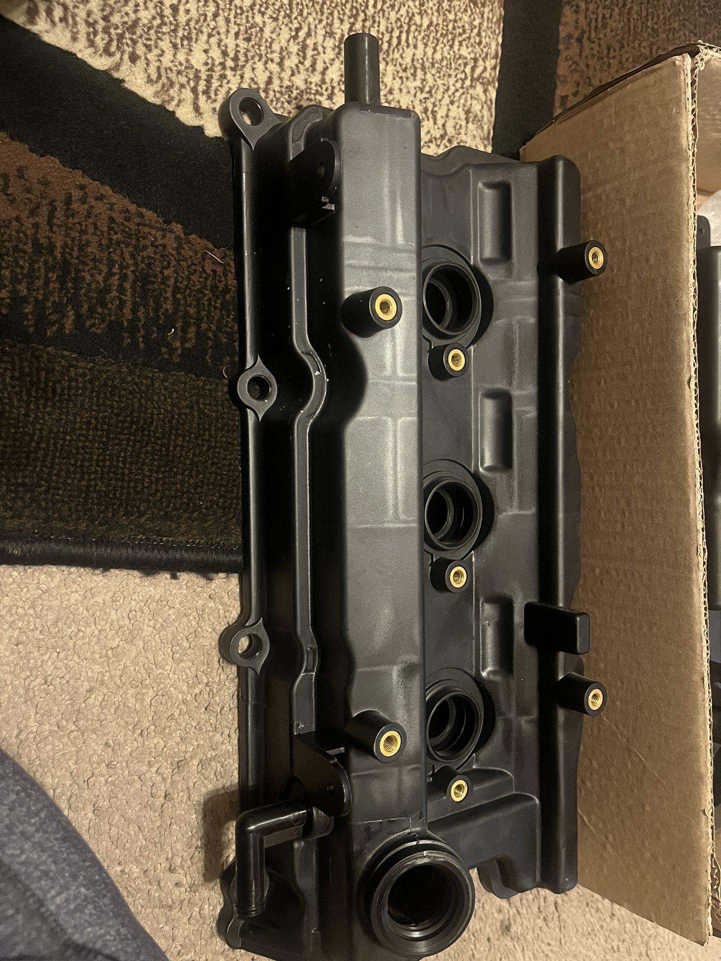 Nissan Infiniti Driver and passenger Side Valve Cover