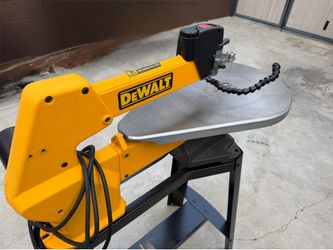 Dewalt Scroll Saw DW788 w/Stand