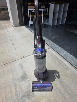 Dyson Vacuum $250