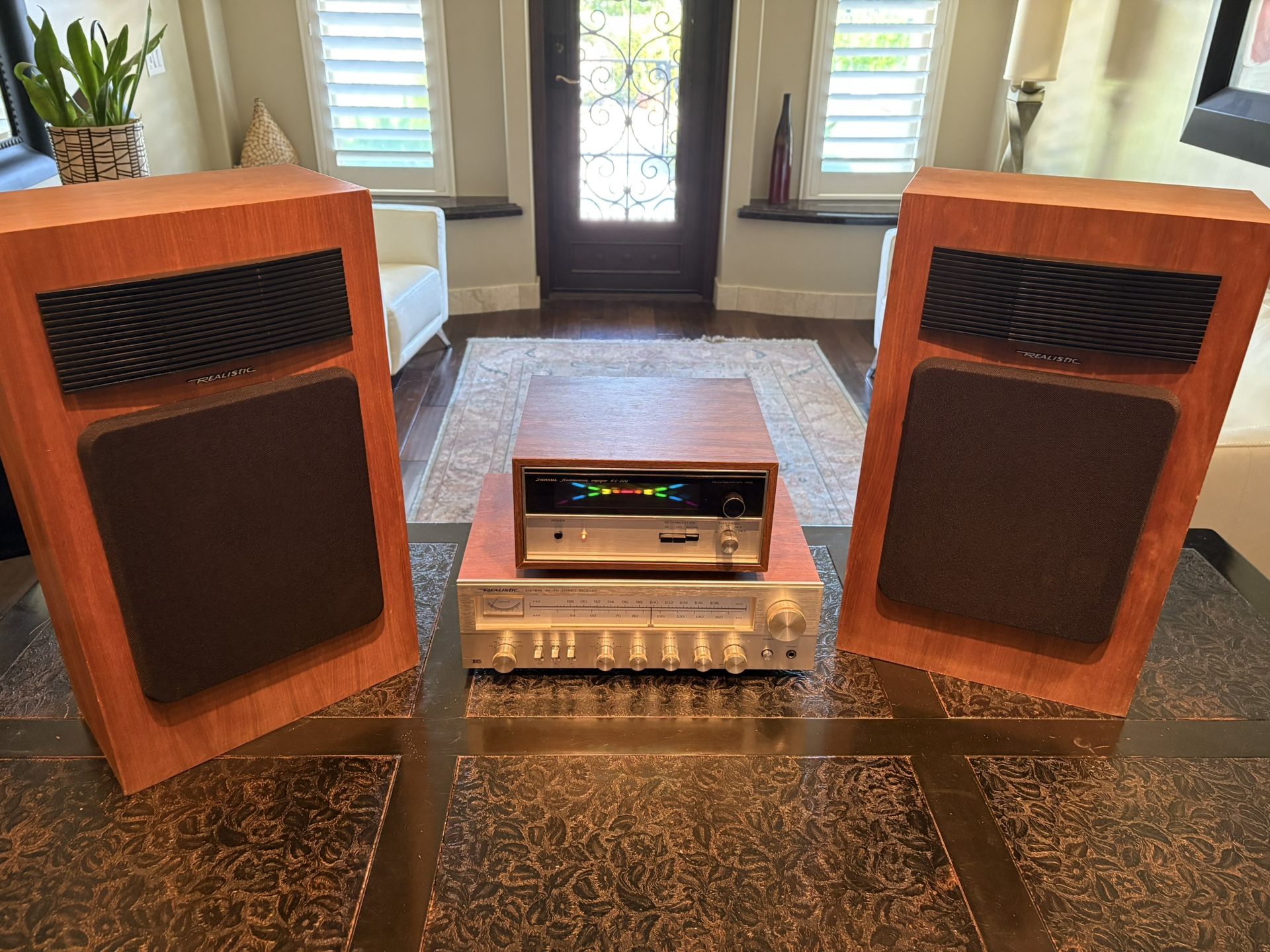 Vintage Realistic Stereo AM/FM Receiver,Speakers And Sansui Reverberation Amp