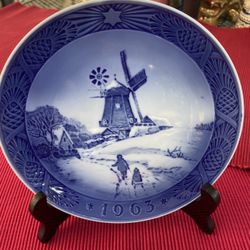 ROYAL COPENHAGEN PLATE 1963 