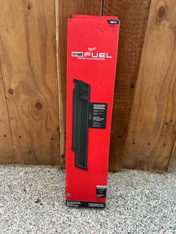 Milwaukee M18 FUEL 21° Framing Nailer Extended Capacity magazine