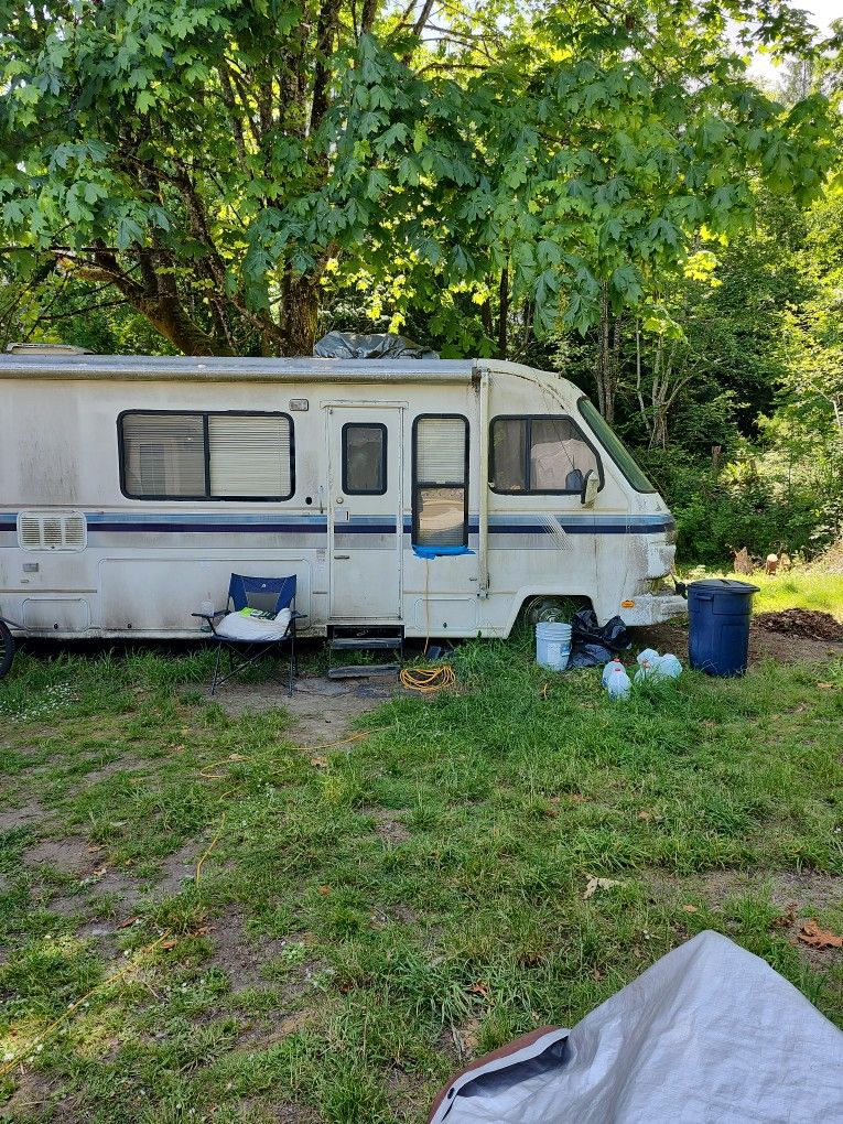 90 Suncrest Motorhome 33ft