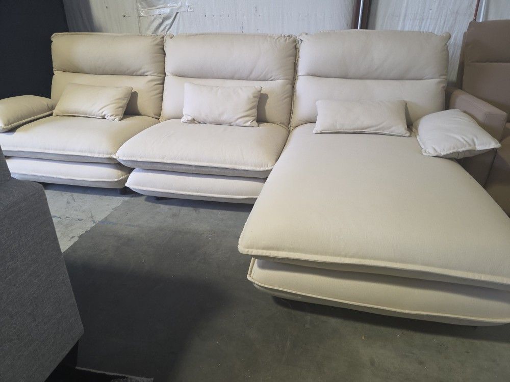 Super Deal! Market Sample Lifestyle 3pc New Buckskin Latter Cloud Chaise Sofa
