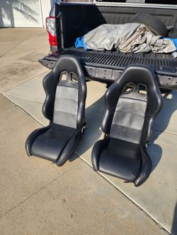 Racing style seats 100$