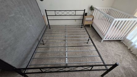 Queen Bedframe