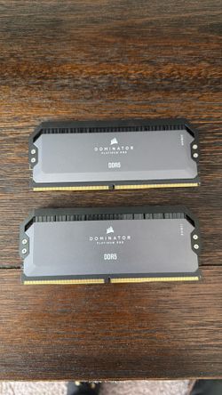 CORSAIR Dominator Platinum RGB 32GB (2 x 16GB) DDR5 6000 (PC5 48000) Desktop Memory Model CMT32GX5M2B6000C30