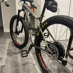 Trek Stache - Full Build (Large 19.5)
