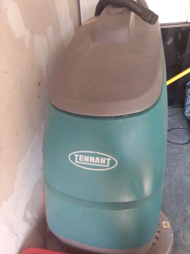 Tennant Floor Scrubber T5 Green