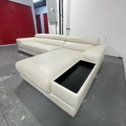 Off White Sectional Couch. 
