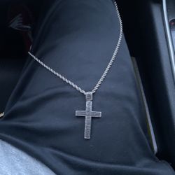 Silver Necklace With Cross Pendant 