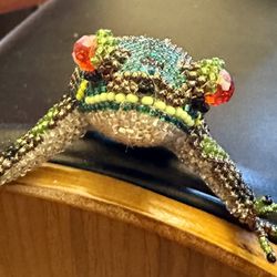 Handmade Glass Seed Bead Frog Toad Figurine Green Black Guatemala 3” x 3” with Orange Eyes 