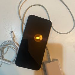 iPhone 13 Black - 128GB - Unlocked - Great Condition + Charger & Earphones