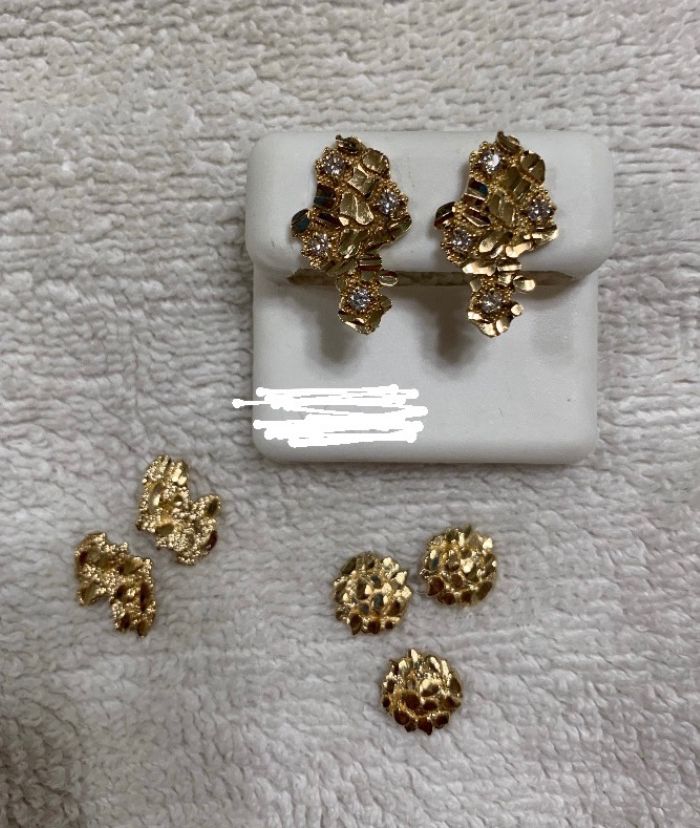 10k Real Gold Earrings Read Description 