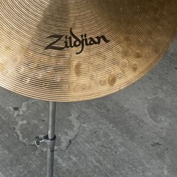 22 Inch Simple And Stand  Or Best Offer Ulsan Brand