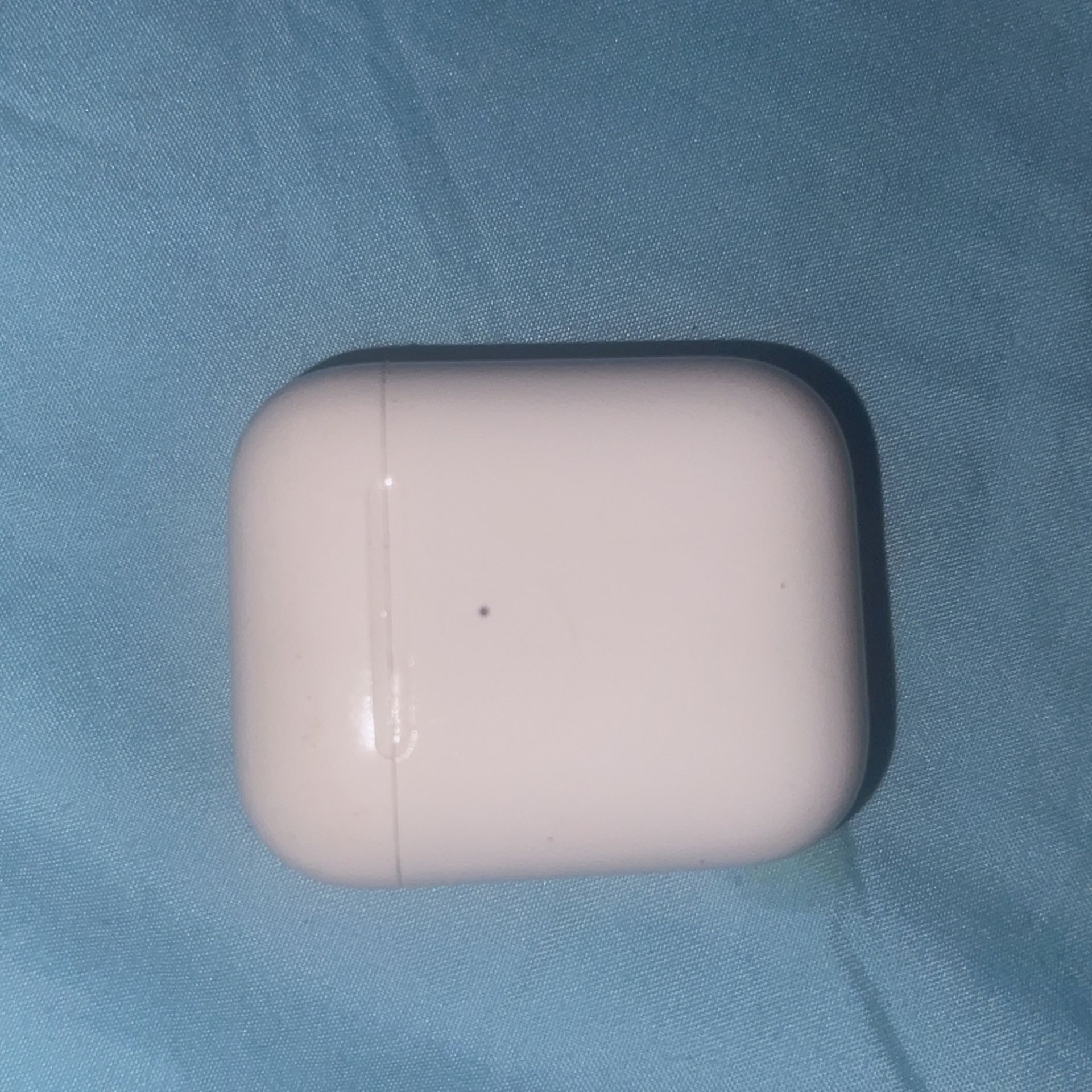 Air Pod 2 Case And Left Air Pod