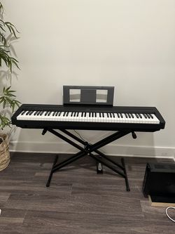 Yamaha Digital Piano w/stand & pedal