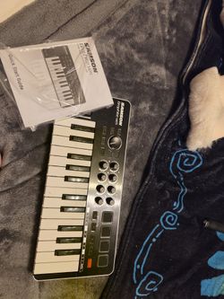 Samson Graphite M25 -like New