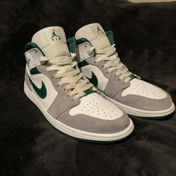 Jordan 1 Mid SE’ Grey Pine Green