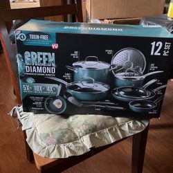 Green Diamond 12 Pc Set Brand New Never Used 60 For Set