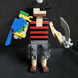 Rare Legoland: Miniland Scale Pirate and Parrot 