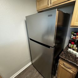 Refrigerator In Stainless Steel