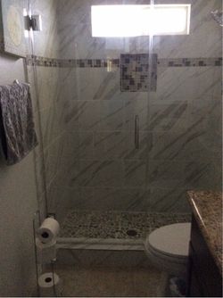 Glass shower doors