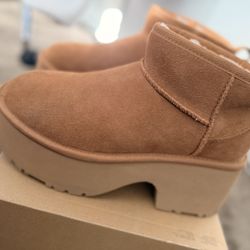 Platform ugg mini size 8  $50