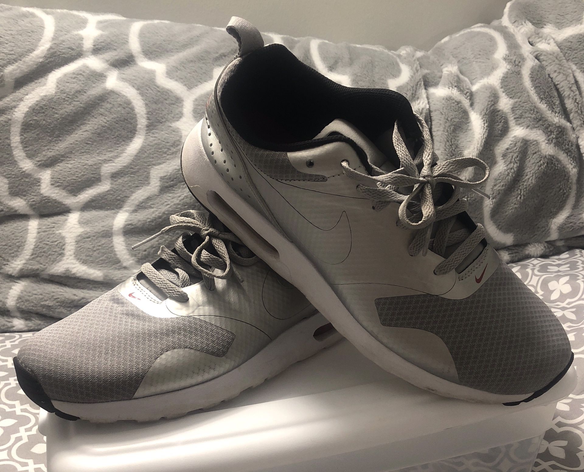 Silver Air Nike