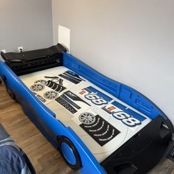 Twin race car bed WITH mattress for kids